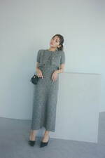 スナイデル25年春ウェア、“キラキラ”花柄シフォンのワンピースやマリン風のニットセットアップ｜写真24