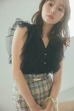 スナイデル25年春ウェア、“キラキラ”花柄シフォンのワンピースやマリン風のニットセットアップ｜写真22