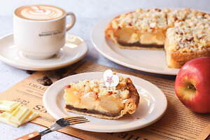 グラニースミス アップルパイ アンド コーヒー(GRANNY SMITH APPLE PIE & COFFEE) ホワイトモカ アップルパイ｜写真1
