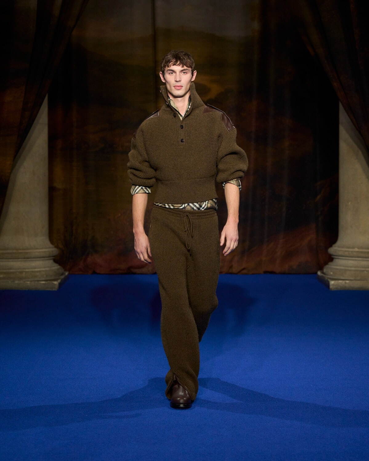 【BURBERRY】バーバリー 2025-2026aw フーディー ブラック BURBERRY バーバリー STANFORD バックロゴ ナイロンパーカー
