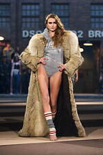 ディースクエアード 25年秋冬コレクション - 多彩なデニムスタイルと大胆なシルエット｜写真38