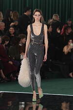 グッチ2025-26年秋冬コレクション - メゾンの時代を巡る旅｜写真27