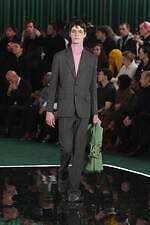 グッチ2025-26年秋冬コレクション - メゾンの時代を巡る旅｜写真36