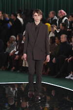 グッチ2025-26年秋冬コレクション - メゾンの時代を巡る旅｜写真46