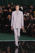 グッチ2025-26年秋冬コレクション - メゾンの時代を巡る旅｜写真48