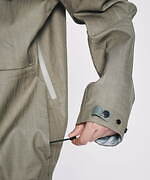 デサントからハンティングワールドの防水・防風ハードシェルジャケット、ナチュラルなリネン風素材で｜写真11