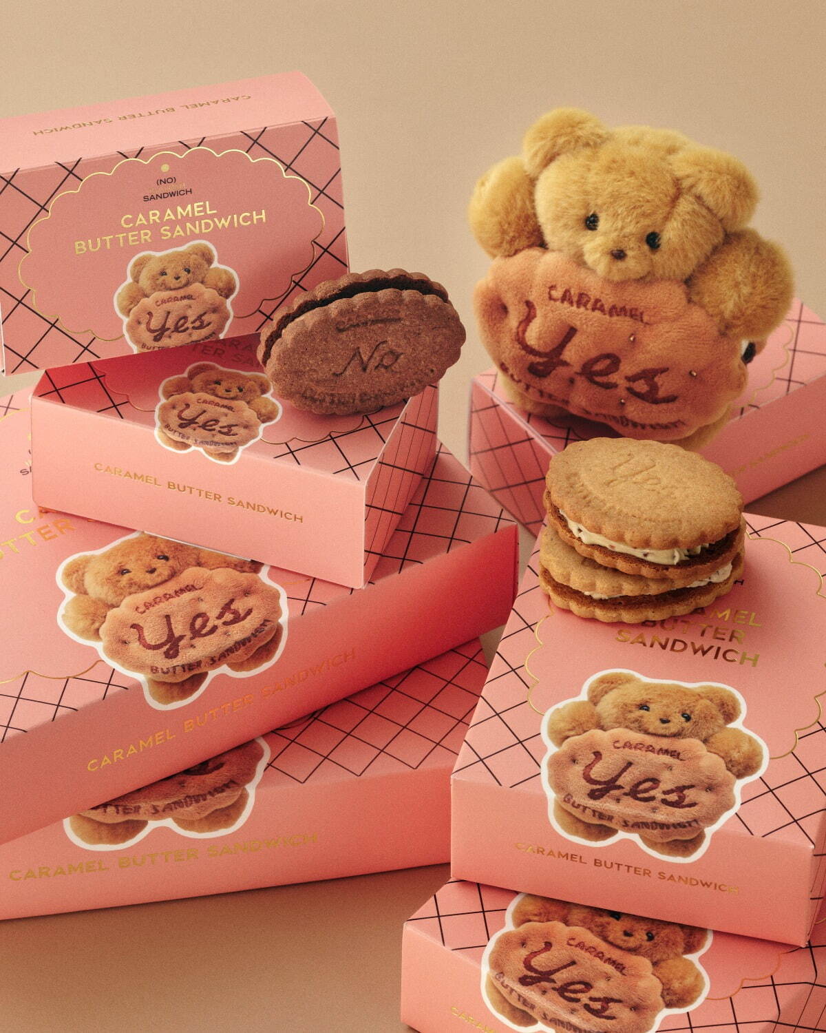 ノーレーズンサンドイッチ　キャラメルバター・チョコレートサンドイッチ4個入 菓子ブランド「(NO) RAISIN SANDWICH」の第一号店が、2025年3月