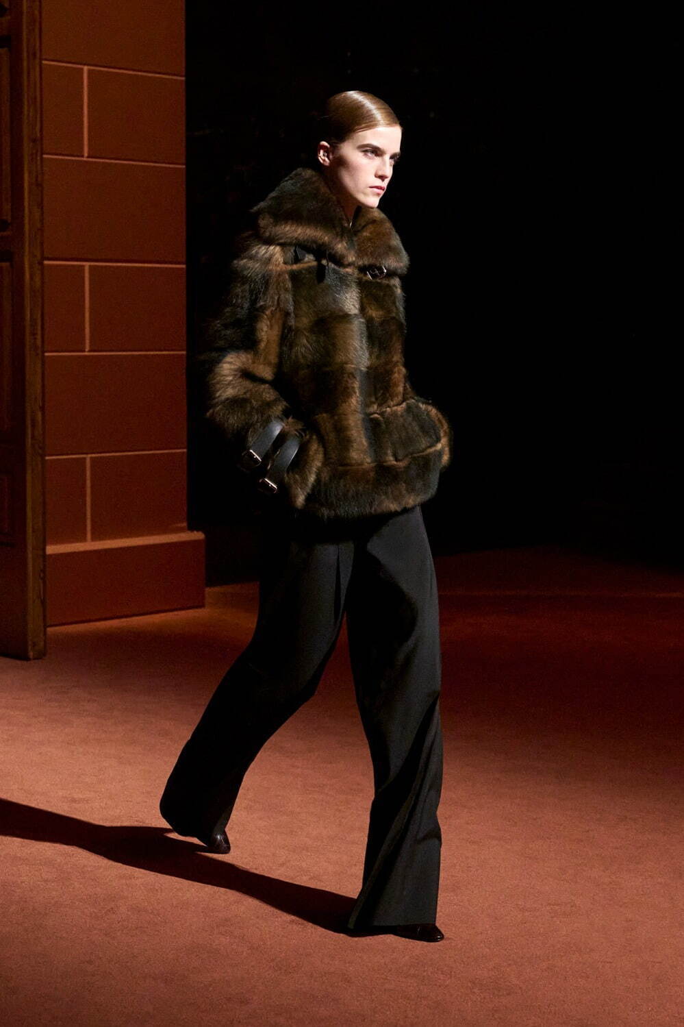 フェンディ(FENDI) 2025-26年秋冬ウィメンズ&メンズコレクション シルエット - 写真10