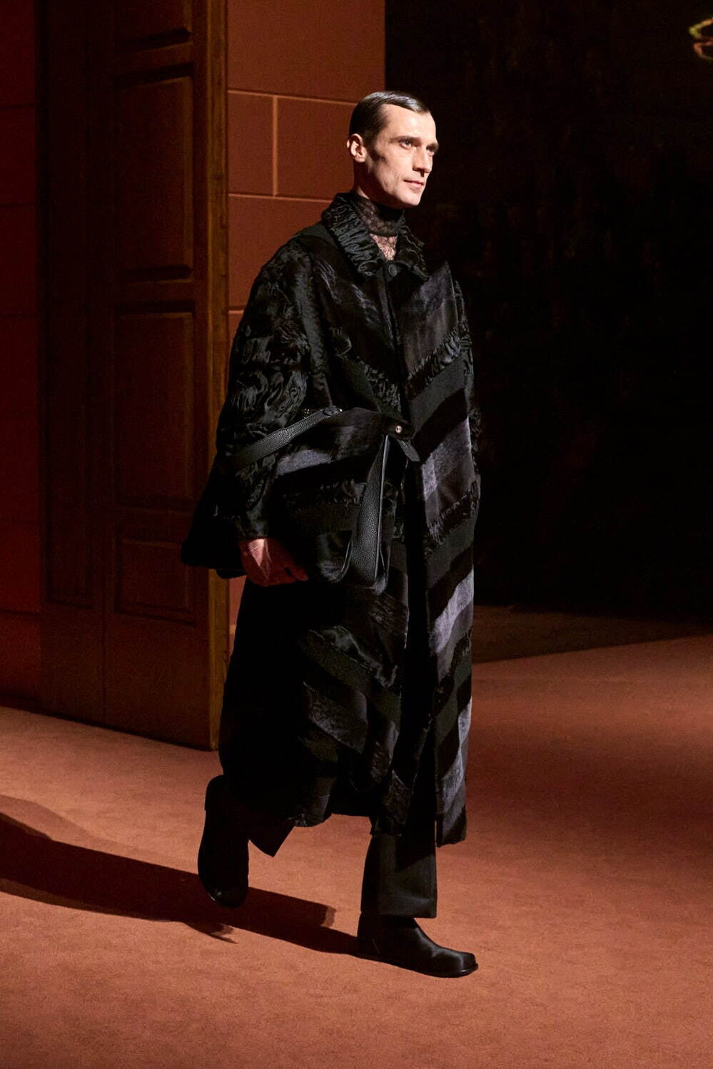 フェンディ(FENDI) 2025-26年秋冬ウィメンズ&メンズコレクション  - 写真78
