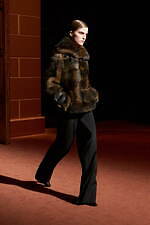 フェンディ 25-26年秋冬 コレクション - 100年の歴史と記憶を巡って｜写真11