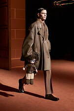 フェンディ 25-26年秋冬 コレクション - 100年の歴史と記憶を巡って｜写真36