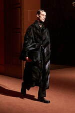 フェンディ 25-26年秋冬 コレクション - 100年の歴史と記憶を巡って｜写真78