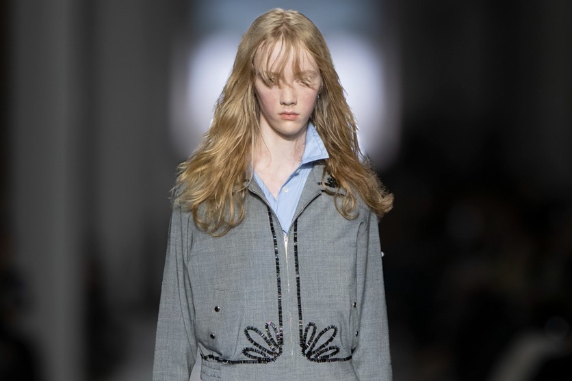 2025-26年秋冬ミラノコレクション｜オニツカタイガー 25年秋冬コレクション - 交差するファッション文化、東京の二面性に着想