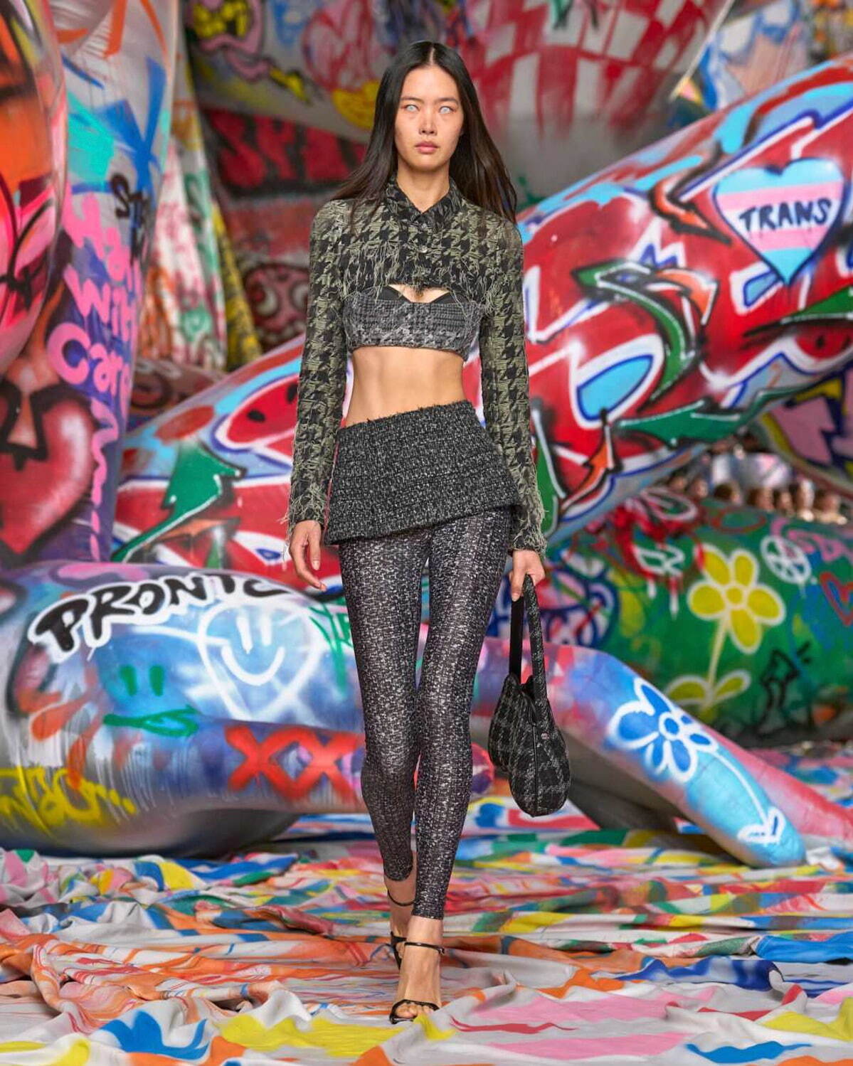 【DIESEL】ディーゼル パンツ 2025 AW Diesel Spring 2025 Ready-to-Wear Collection | Vogue