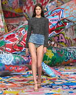 ディーゼル 25-26年秋冬コレクション - 破壊で示す“ディーゼルらしさ”｜写真1