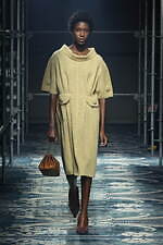 プラダ(PRADA) 女性らしさ｜写真15