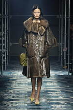 プラダ(PRADA) 女性らしさ｜写真14