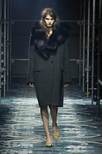 プラダ(PRADA) 女性らしさ｜写真18