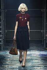 プラダ(PRADA) 女性らしさ｜写真17