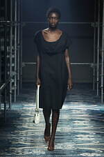 プラダ(PRADA) 女性らしさ｜写真3