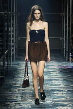 プラダ(PRADA) 女性らしさ｜写真41