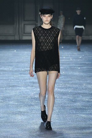 モンクレール ガム・ルージュ(MONCLER GAMME ROUGE) 2015年春夏ウィメンズ&メンズコレクション  - 写真1