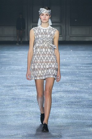 モンクレール ガム・ルージュ(MONCLER GAMME ROUGE) 2015年春夏ウィメンズ&メンズコレクション  - 写真5