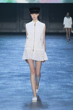 モンクレール ガム・ルージュ(MONCLER GAMME ROUGE) 2015年春夏ウィメンズ&メンズコレクション  - 写真15