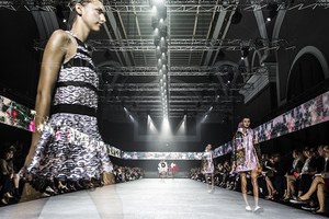 モンクレール ガム・ルージュ(MONCLER GAMME ROUGE) 2015年春夏ウィメンズ&メンズコレクション  - 写真45