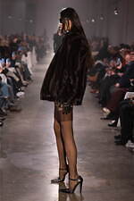 エムエム6 メゾン マルジェラ2025年秋冬コレクション - 身体イメージの可塑性を引き出す｜写真7