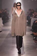 エムエム6 メゾン マルジェラ2025年秋冬コレクション - 身体イメージの可塑性を引き出す｜写真37