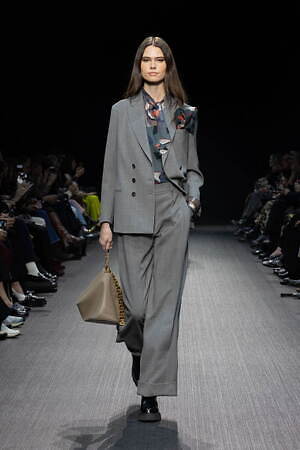 エンポリオ アルマーニ(EMPORIO ARMANI) 2025-26年秋冬ウィメンズコレクション  - 写真5