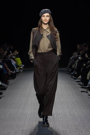 エンポリオ アルマーニ(EMPORIO ARMANI) 2025-26年秋冬ウィメンズコレクション  - 写真10