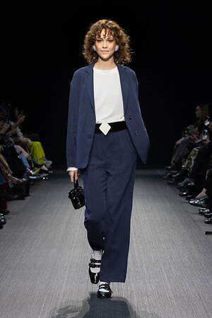 エンポリオ アルマーニ(EMPORIO ARMANI) 2025-26年秋冬ウィメンズコレクション  - 写真16