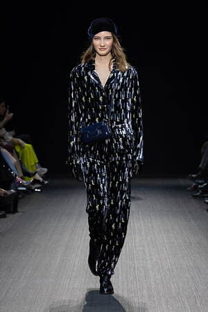 エンポリオ アルマーニ(EMPORIO ARMANI) 2025-26年秋冬ウィメンズコレクション  - 写真33