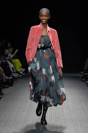 エンポリオ アルマーニ(EMPORIO ARMANI) 2025-26年秋冬ウィメンズコレクション  - 写真48