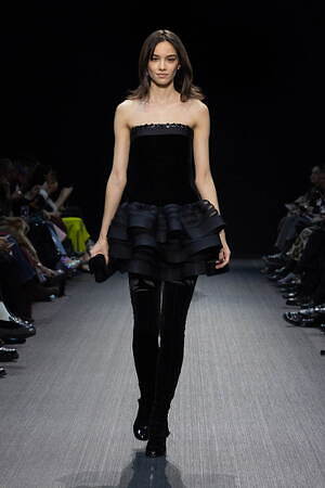 エンポリオ アルマーニ(EMPORIO ARMANI) 2025-26年秋冬ウィメンズコレクション  - 写真81