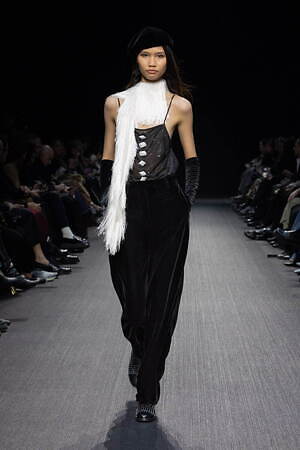 エンポリオ アルマーニ(EMPORIO ARMANI) 2025-26年秋冬ウィメンズコレクション  - 写真89