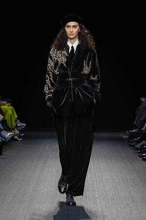 エンポリオ アルマーニ(EMPORIO ARMANI) 2025-26年秋冬ウィメンズコレクション  - 写真91