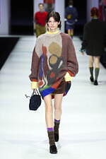 アンテプリマ 25-26年秋冬コレクション - 懐かしくも新しい服、現代美術家の加藤泉とタッグ｜写真3