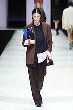 アンテプリマ 25-26年秋冬コレクション - 懐かしくも新しい服、現代美術家の加藤泉とタッグ｜写真17