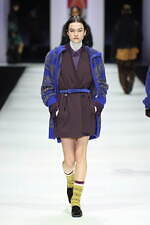 アンテプリマ 25-26年秋冬コレクション - 懐かしくも新しい服、現代美術家の加藤泉とタッグ｜写真25