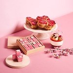 ザ・ペニンシュラ ブティック＆カフェの春スイーツ、“桜香る”生ホワイトチョコや桜ほうじ茶エクレア｜写真1