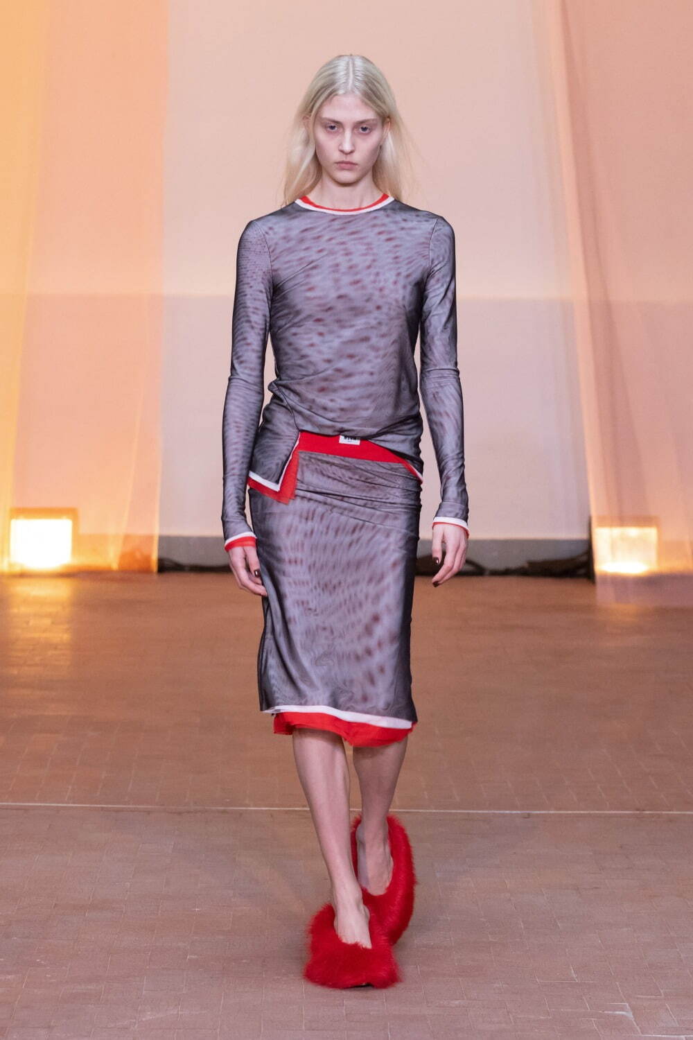 MSGM 2025-26年秋ウィメンズコレクション - 目に見えないものとの境界を探って｜写真25
