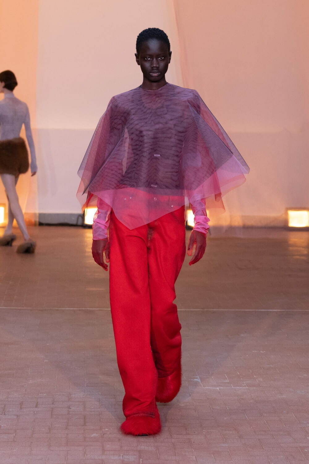 MSGM 2025-26年秋ウィメンズコレクション - 目に見えないものとの境界を探って｜写真33