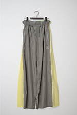 ウジョー×リーボックの撥水ナイロンブルゾンやワイドパンツ、カラーブロックデザインで｜写真4