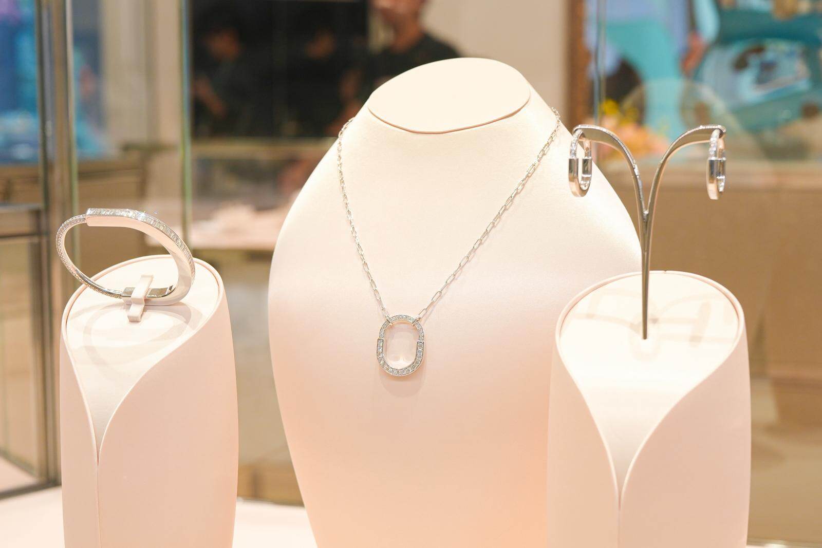 ティファニー ロック ペンダント、ブレスレット、ピアス