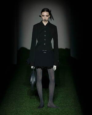 アヴァヴァヴ(AVAVAV) 2025-26年秋冬ウィメンズ&メンズコレクション  - 写真1