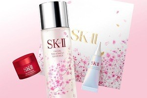 SK-II「桜」モチーフの25年春スキンケアキット、“桜の花びら舞う”人気化粧水＆美容クリームなど