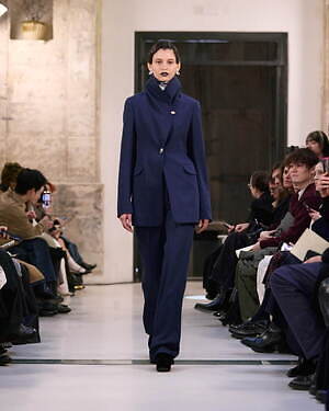 マメ クロゴウチ(Mame Kurogouchi) 2025-26年秋冬ウィメンズコレクション  - 写真4